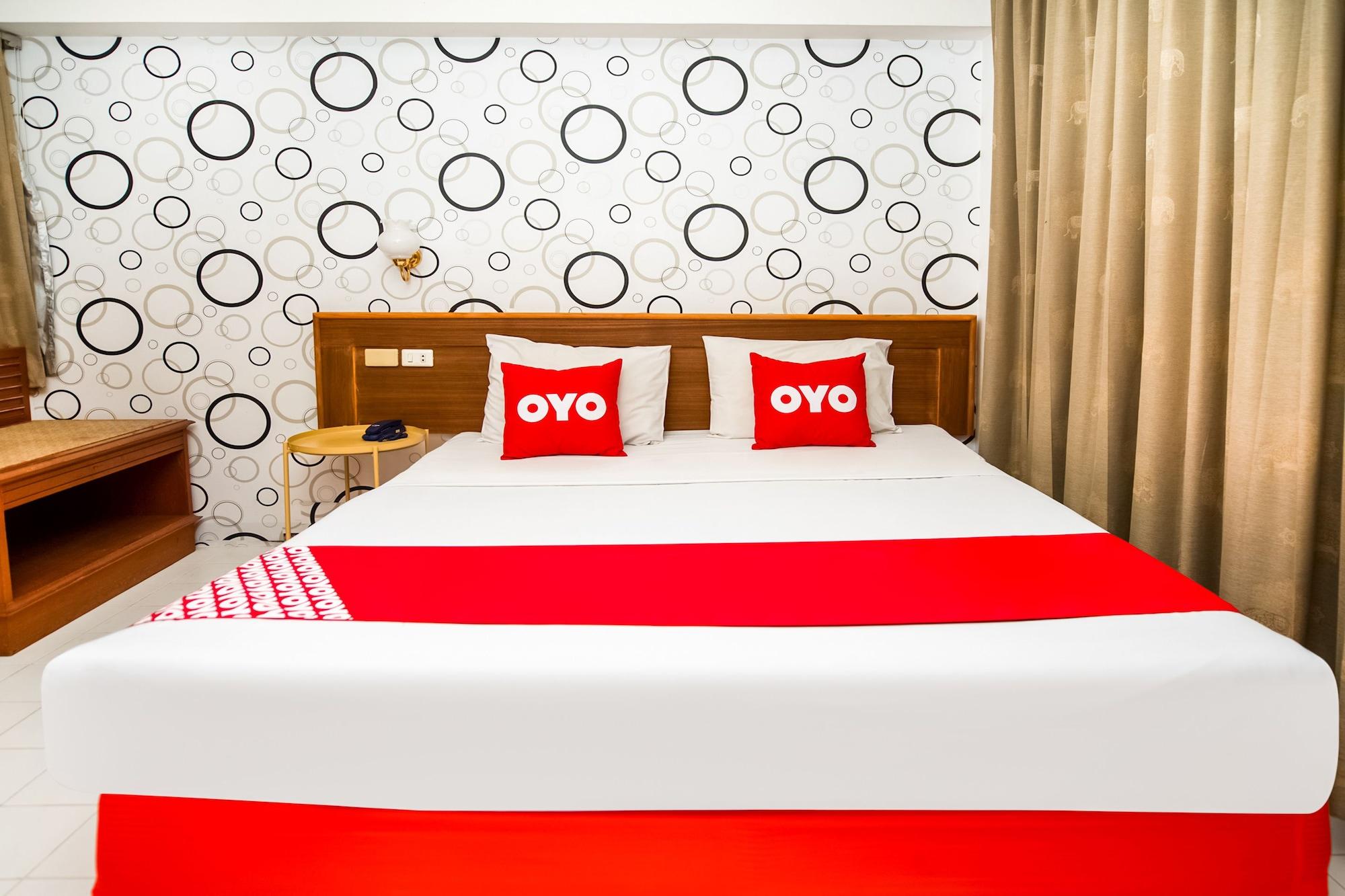 Oyo 320 Regent 2002 Guest House Phuket Exteriör bild