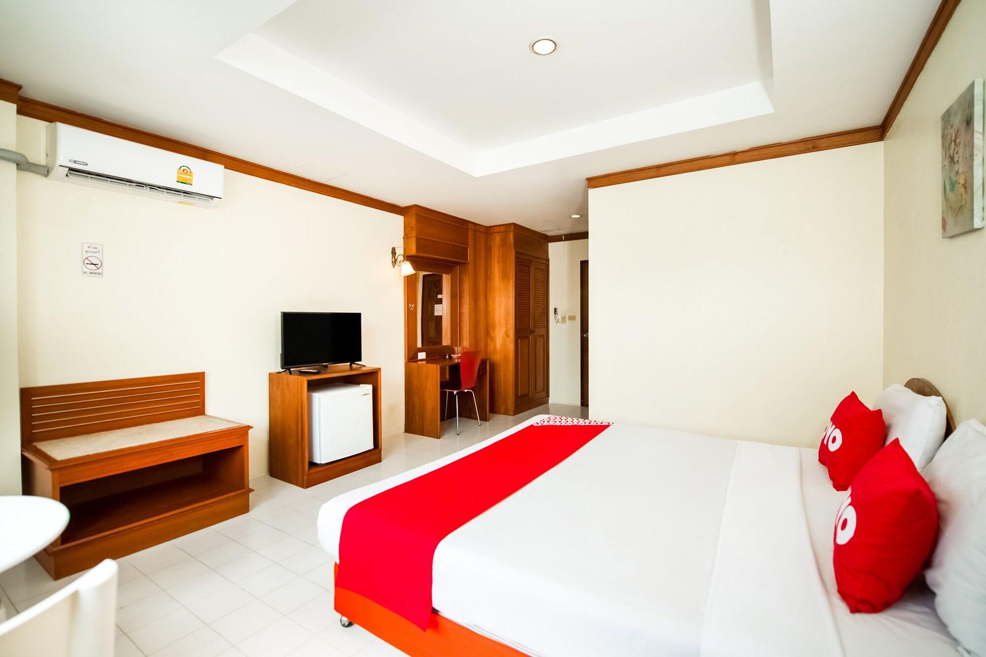 Oyo 320 Regent 2002 Guest House Phuket Exteriör bild