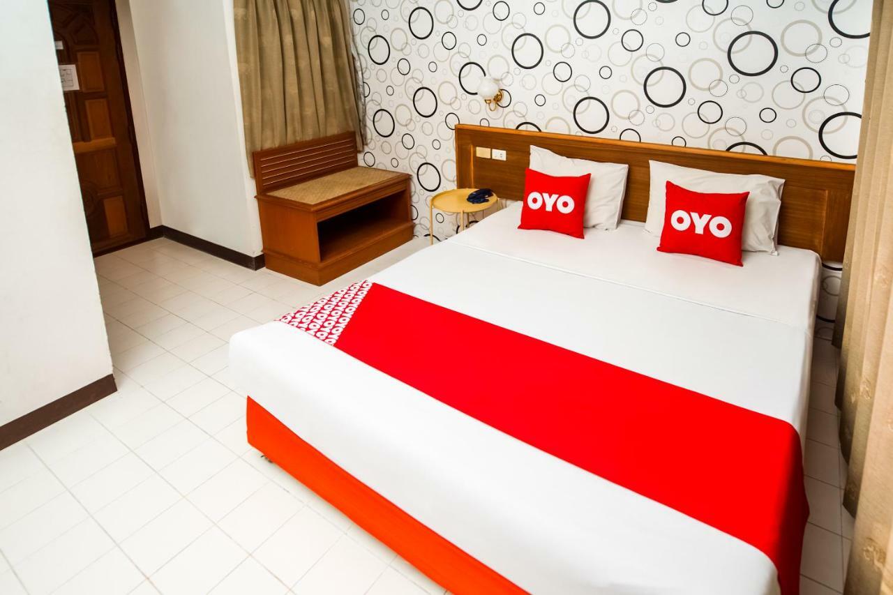 Oyo 320 Regent 2002 Guest House Phuket Exteriör bild
