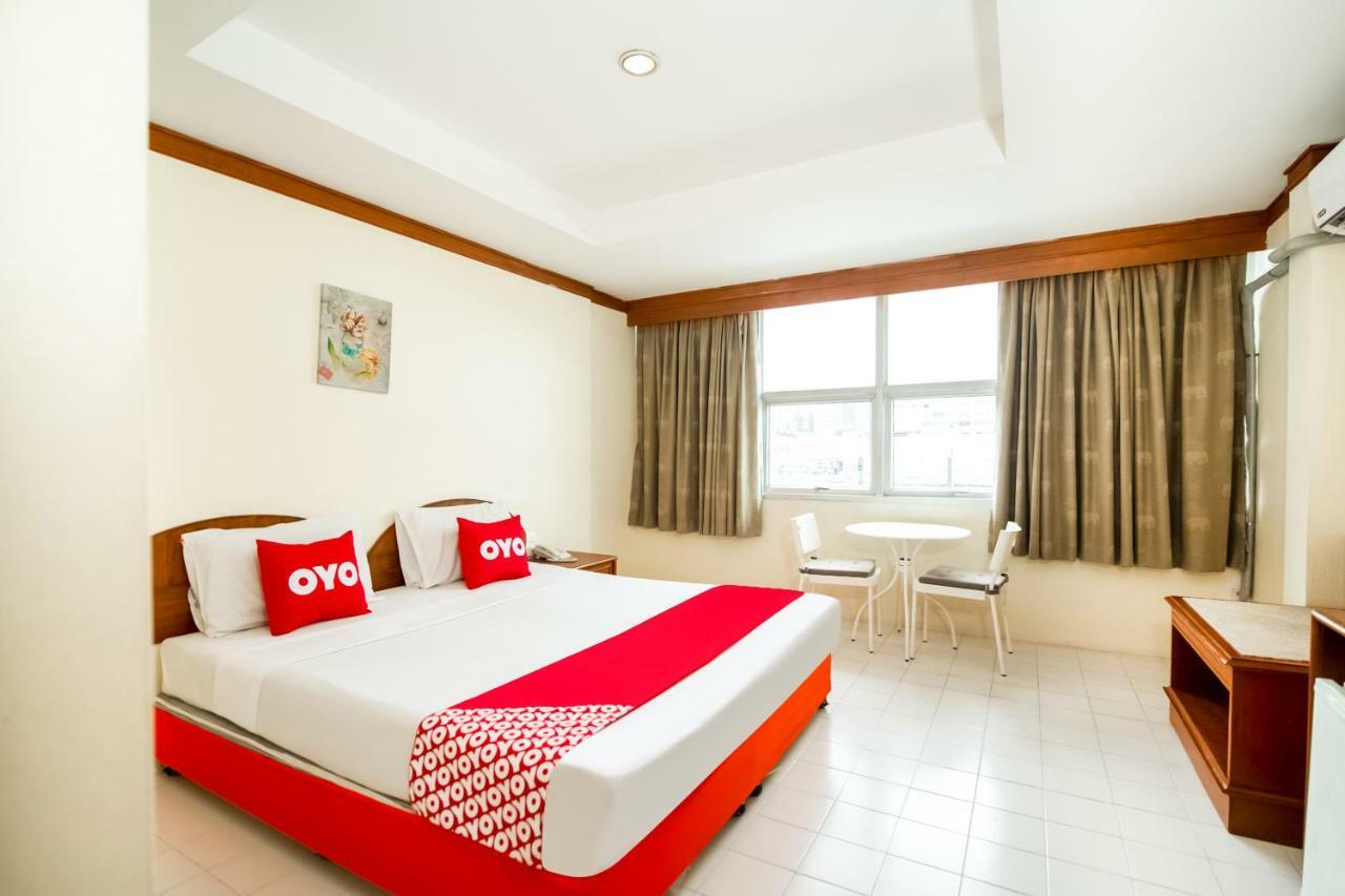 Oyo 320 Regent 2002 Guest House Phuket Exteriör bild