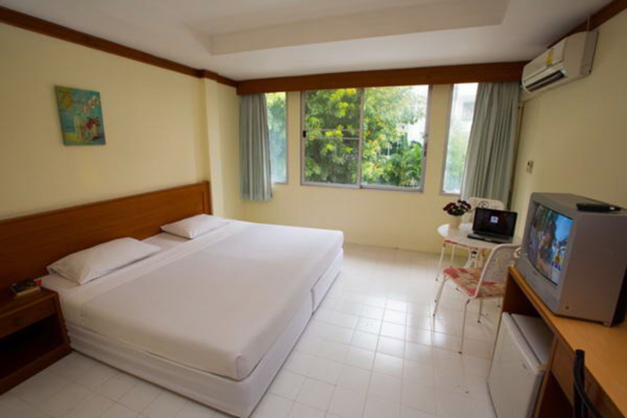 Oyo 320 Regent 2002 Guest House Phuket Exteriör bild
