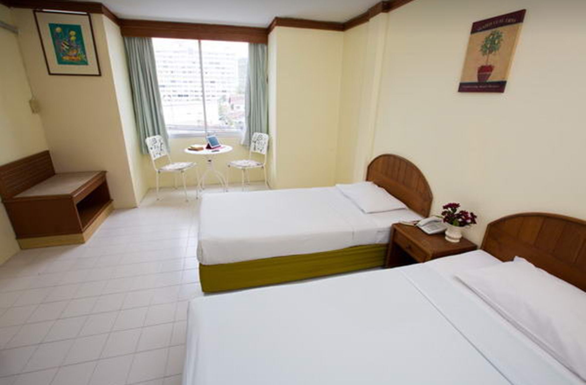 Oyo 320 Regent 2002 Guest House Phuket Exteriör bild